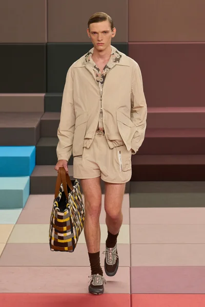 Look 62